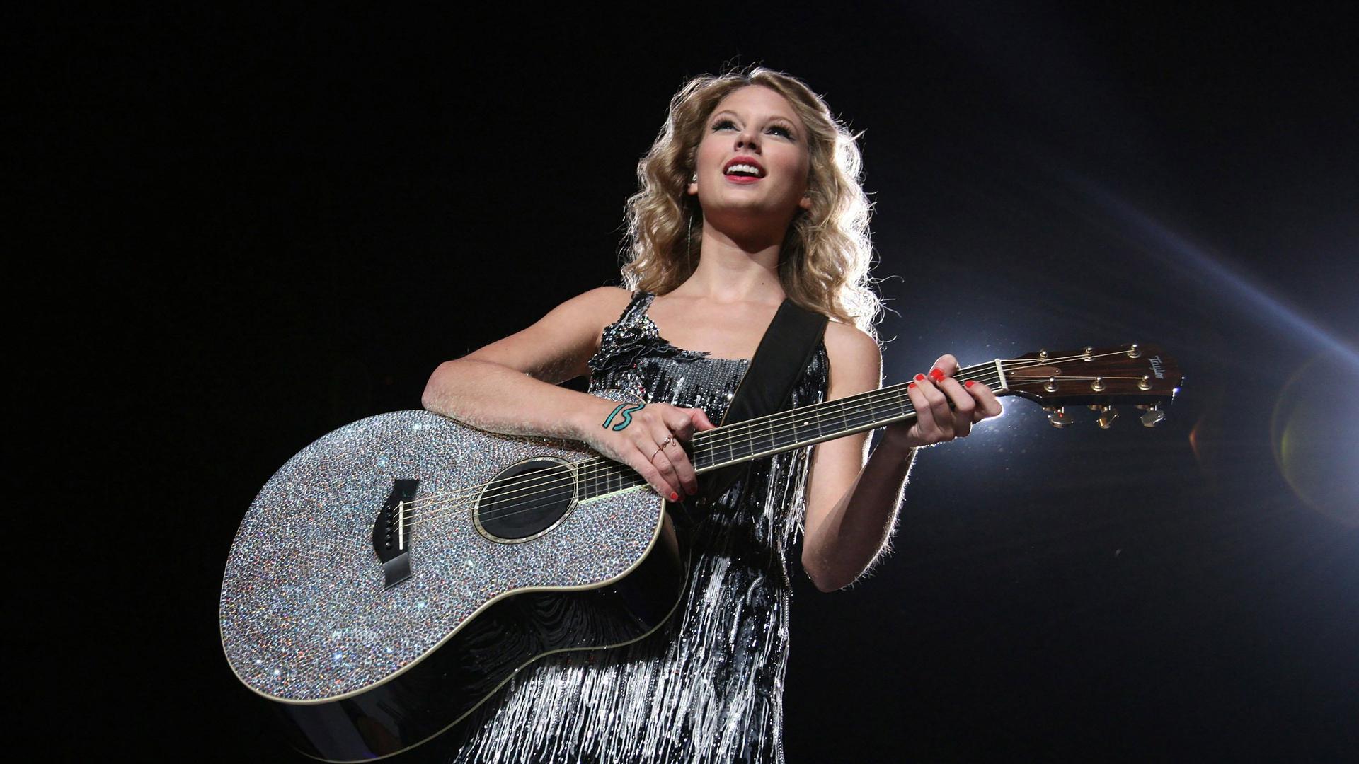 Taylor Swift: Journey to Fearless